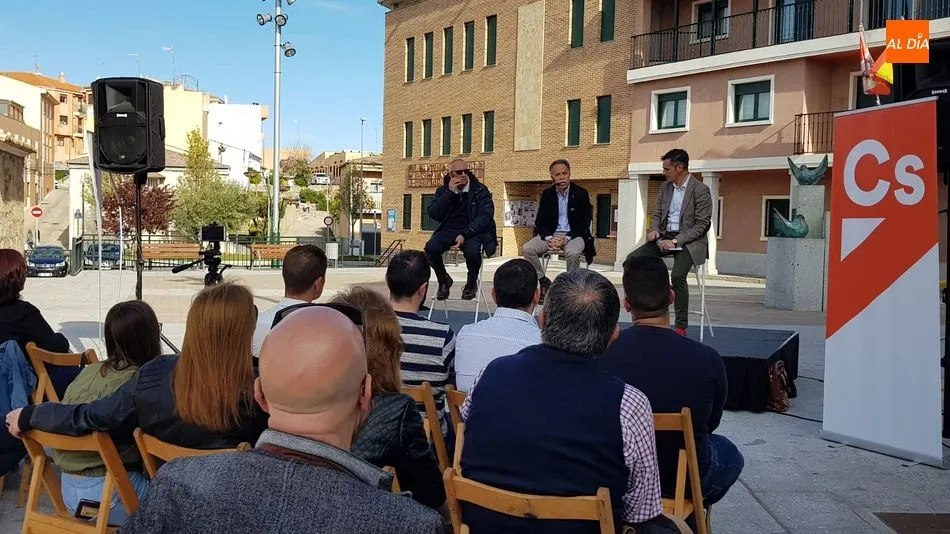 Foto 4 - Mor&aacute;n alerta sobre los peligros de perpetuar el bipartidismo