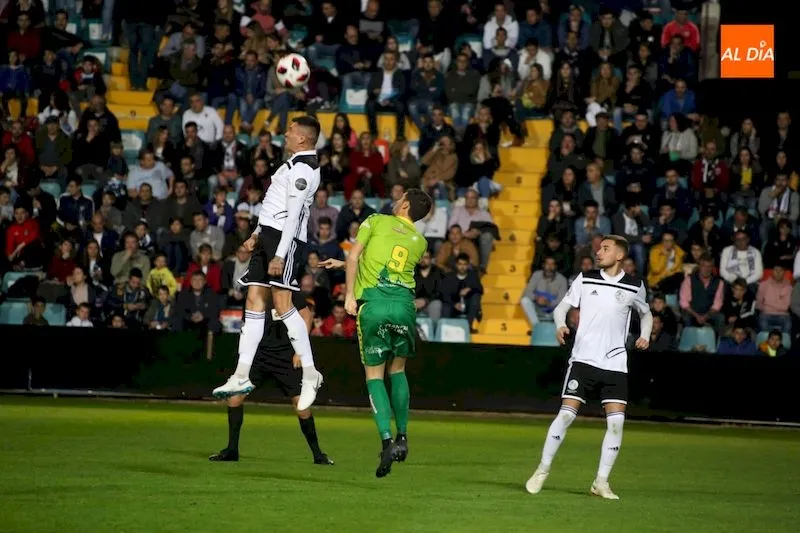 Foto 2 - David Torres y Jorge Enr&iacute;quez &lsquo;Chat&oacute;n&rsquo; debutan con el Salamanca UDS en el derbi