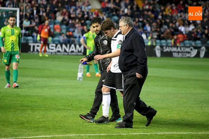 Foto 4 - El derbi no tiene due&ntilde;o sin Mart&iacute;n Galv&aacute;n (1-1)