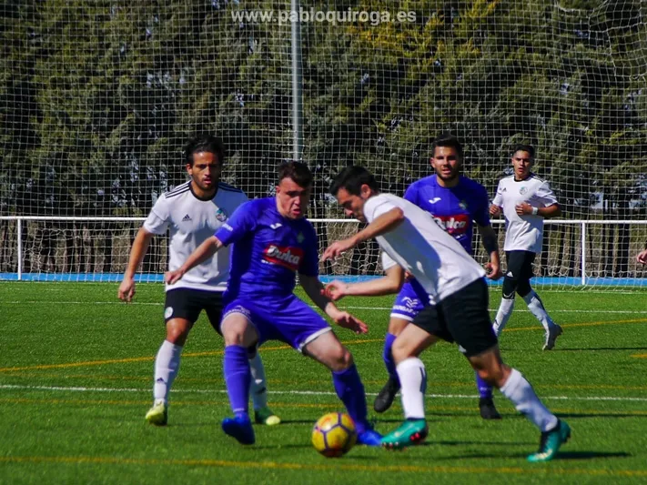 Foto 2 - El Pe&ntilde;aranda y el Salamanca UDS &lsquo;B&rsquo; firman tablas 2-2 en un encuentro con claro sabor a...