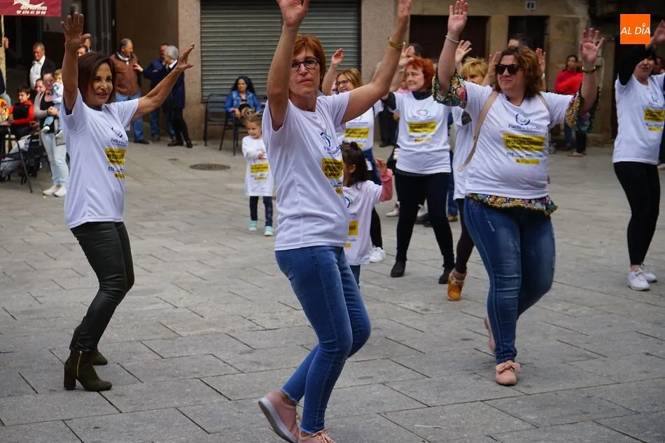 Foto 11 - Sotoserrano baila contra la violencia de g&eacute;nero