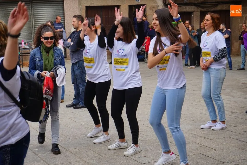 Foto 7 - Sotoserrano baila contra la violencia de g&eacute;nero