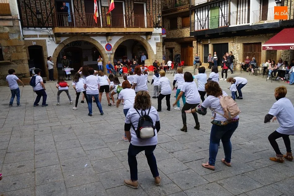 Foto 5 - Sotoserrano baila contra la violencia de g&eacute;nero