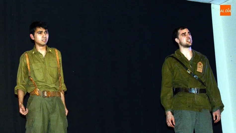 Foto 7 - El Barrac&oacute;n pone el list&oacute;n muy alto en la apertura del III Certamen de Teatro Villa de Lumbrales