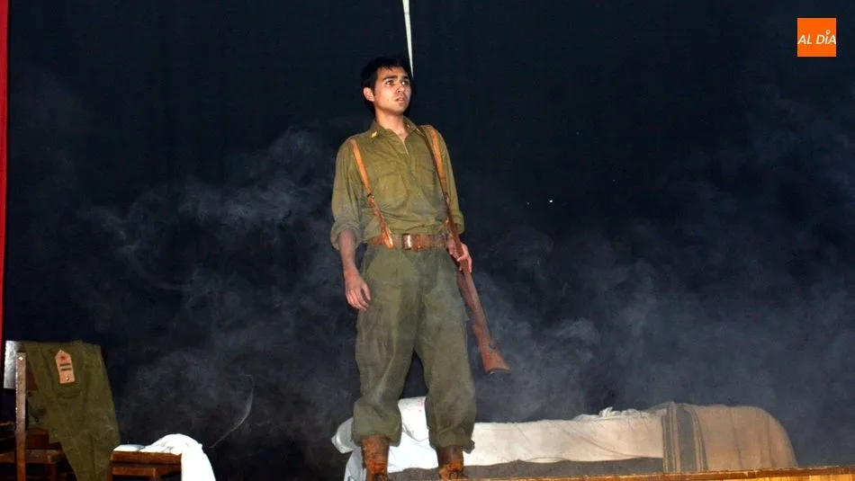 Foto 11 - El Barrac&oacute;n pone el list&oacute;n muy alto en la apertura del III Certamen de Teatro Villa de Lumbrales