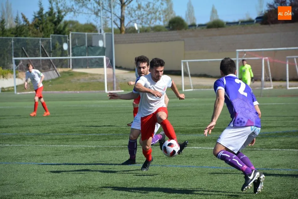 Foto 11 - El Santa Marta suma un punto frente al Briviesca (0-0)
