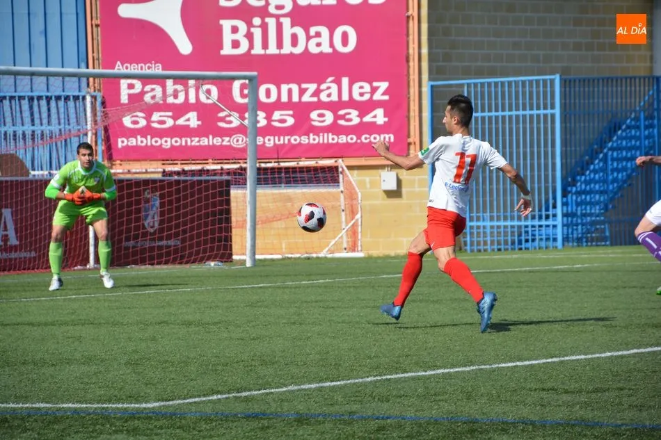 Foto 9 - El Santa Marta suma un punto frente al Briviesca (0-0)