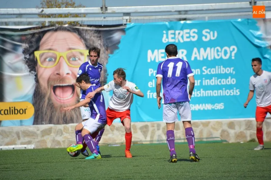 Foto 8 - El Santa Marta suma un punto frente al Briviesca (0-0)
