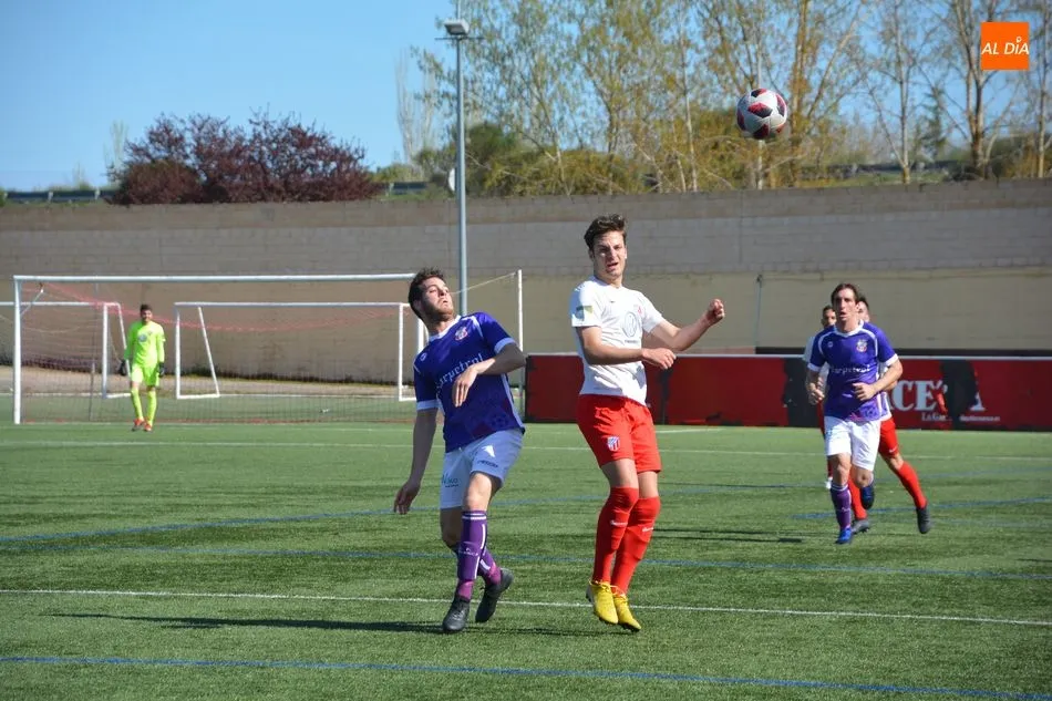 Foto 5 - El Santa Marta suma un punto frente al Briviesca (0-0)