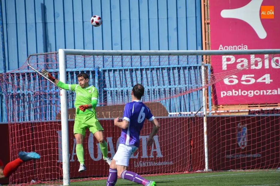 Foto 2 - El Santa Marta suma un punto frente al Briviesca (0-0)