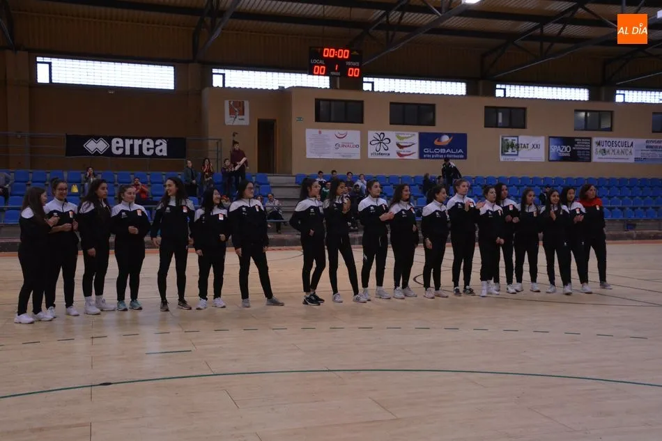 Foto 7 - El Ciudad de Salamanca sigue de dulce y gana al Grupo IMQ (30-27)