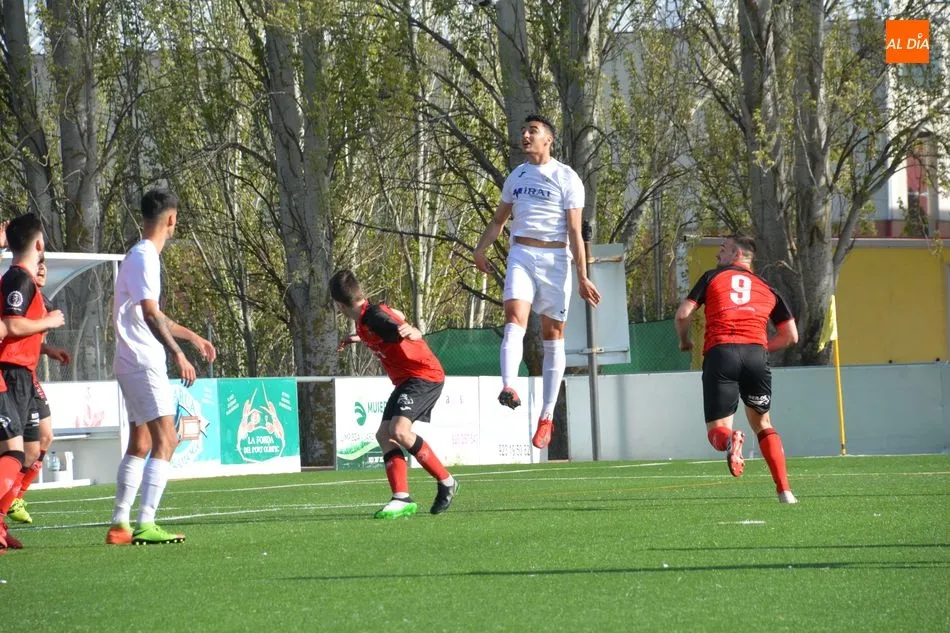 Foto 11 - El Pe&ntilde;aranda y el Salamanca UDS &lsquo;B&rsquo; empatan en un derbi con dos goles en el a&ntilde;adido (2-2)