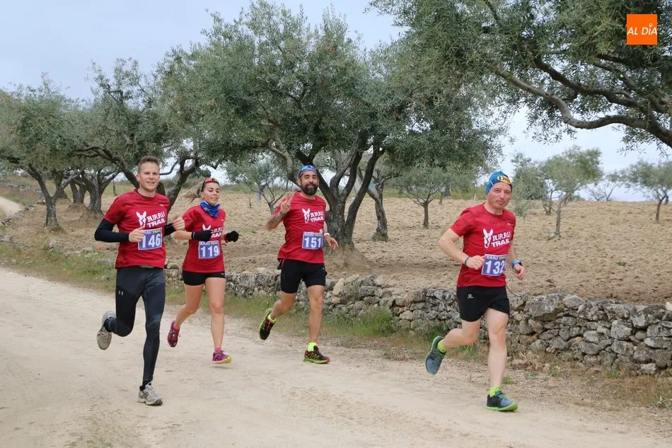 Foto 11 - Ivan Roade Lago y Ana Cristina Costantin se imponen en la II Burrutrail de Villarino de los Aires  