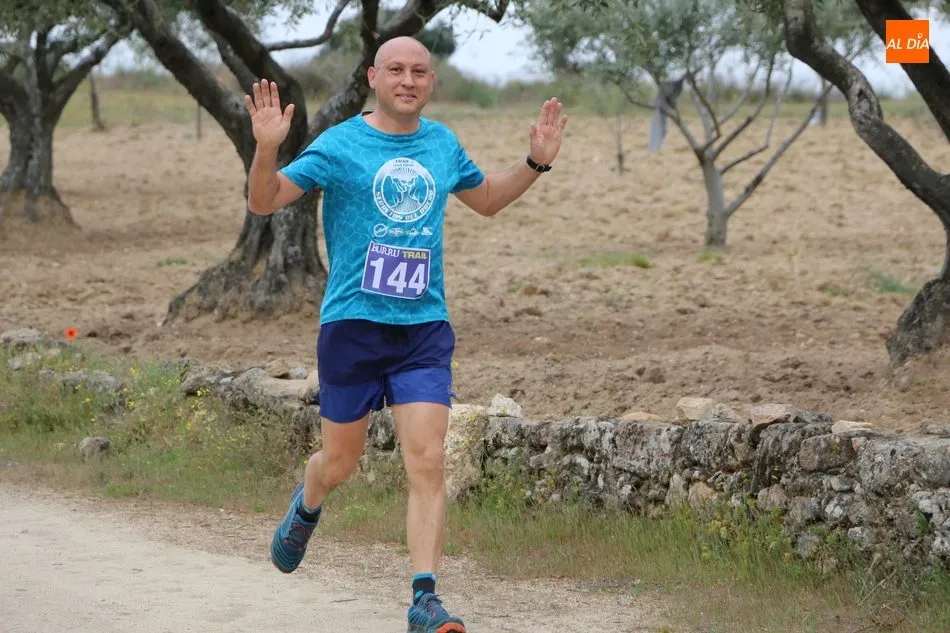Foto 8 - Ivan Roade Lago y Ana Cristina Costantin se imponen en la II Burrutrail de Villarino de los Aires  
