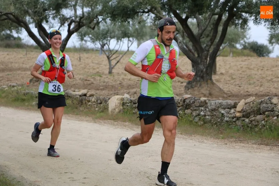 Foto 7 - Ivan Roade Lago y Ana Cristina Costantin se imponen en la II Burrutrail de Villarino de los Aires  