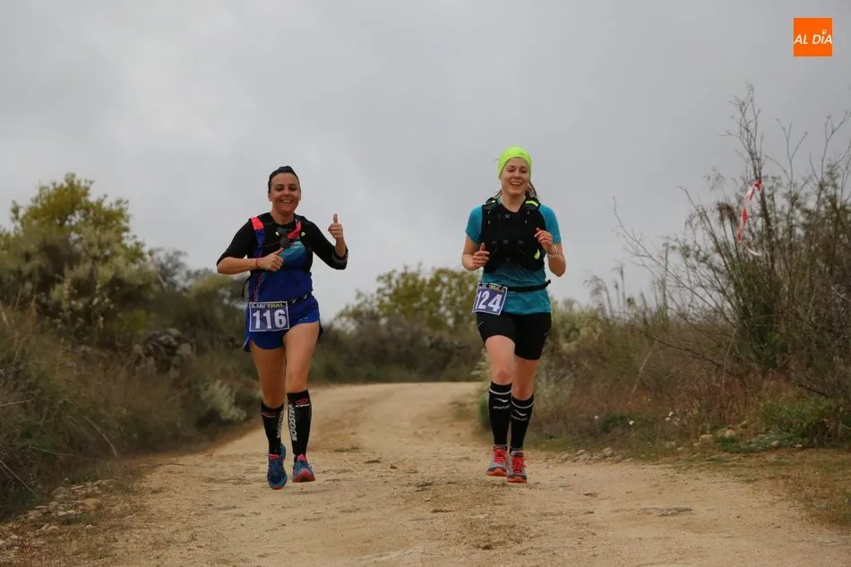Foto 6 - Ivan Roade Lago y Ana Cristina Costantin se imponen en la II Burrutrail de Villarino de los Aires  