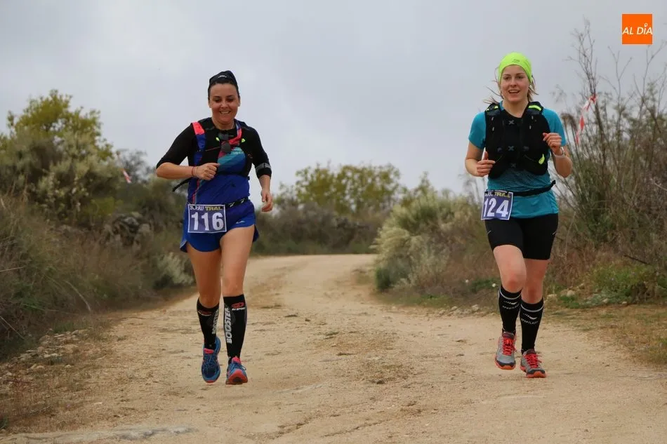 Foto 2 - Ivan Roade Lago y Ana Cristina Costantin se imponen en la II Burrutrail de Villarino de los Aires  