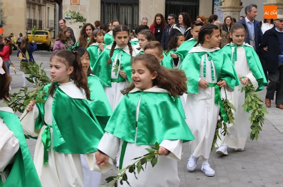 Foto 9 - Los ni&ntilde;os, protagonistas del Domingo de Ramos