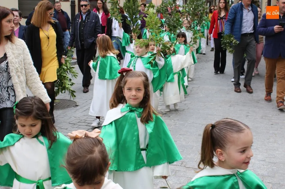 Foto 6 - Los ni&ntilde;os, protagonistas del Domingo de Ramos