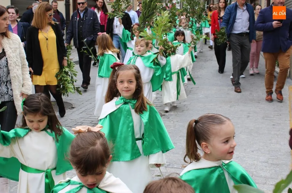 Foto 5 - Los ni&ntilde;os, protagonistas del Domingo de Ramos