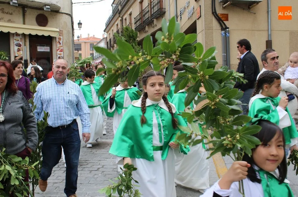 Foto 3 - Los ni&ntilde;os, protagonistas del Domingo de Ramos