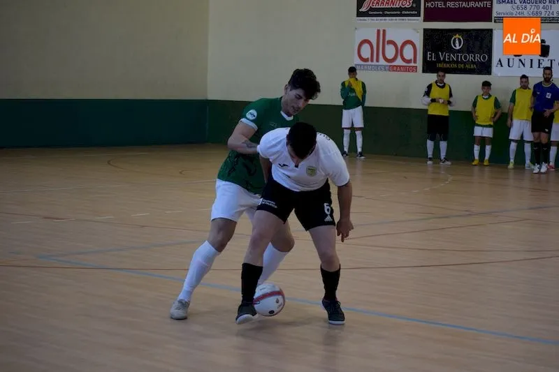 Foto 8 - Las bajas pasan factura al Piensos Dur&aacute;n Albense frente al Guardo (2-6)