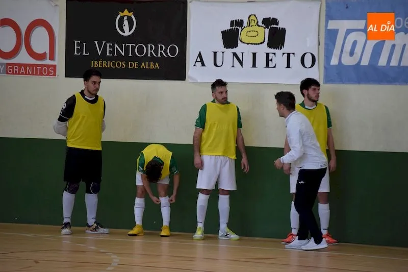 Foto 7 - Las bajas pasan factura al Piensos Dur&aacute;n Albense frente al Guardo (2-6)