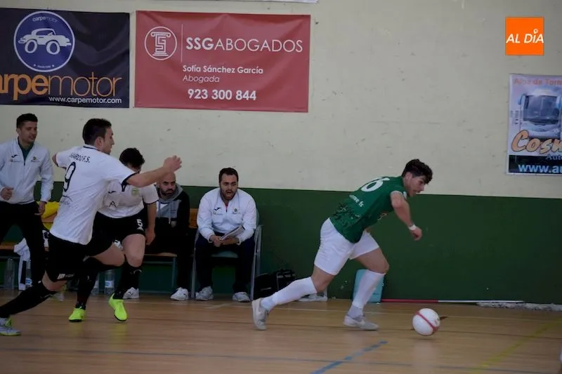 Foto 6 - Las bajas pasan factura al Piensos Dur&aacute;n Albense frente al Guardo (2-6)