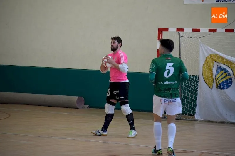 Foto 2 - Las bajas pasan factura al Piensos Dur&aacute;n Albense frente al Guardo (2-6)