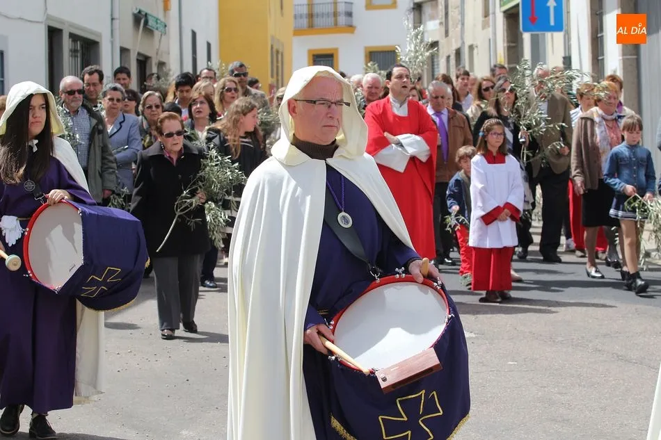 Foto 7 - Ledrada inicia la Semana Santa procesionando el Domingo de Ramos