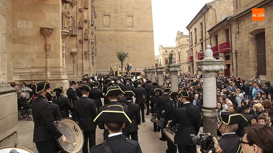 Foto 2 - La Borriquilla llena las calles con la alegr&iacute;a del Domingo de Ramos