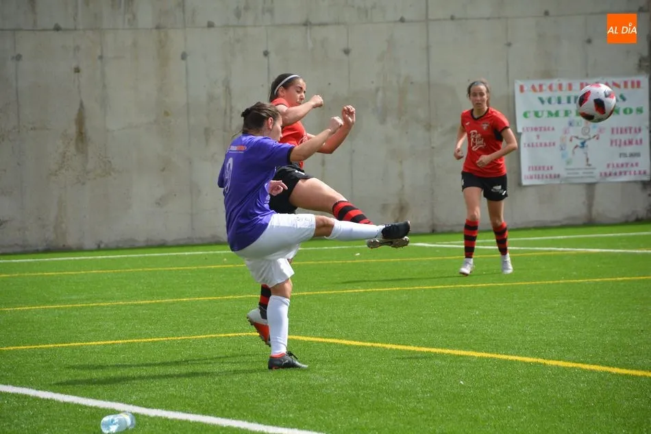 Foto 2 - El Salamanca FF no solventa sus problemas y cae ante el Alh&oacute;ndiga (0-4)