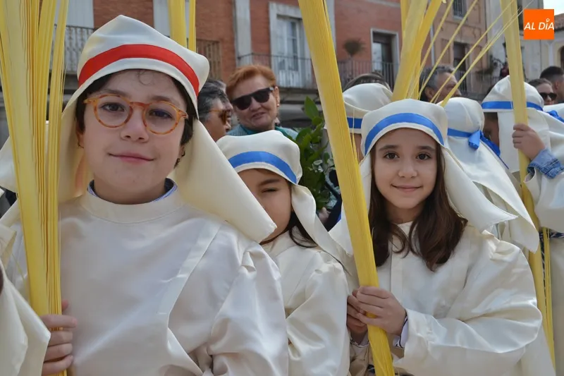 Foto 7 - Un Domingo de Ramos con gran ambiente pone en marcha los desfiles procesionales de la Semana Santa&nbsp;