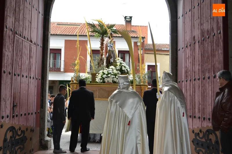 Foto 5 - Un Domingo de Ramos con gran ambiente pone en marcha los desfiles procesionales de la Semana Santa&nbsp;