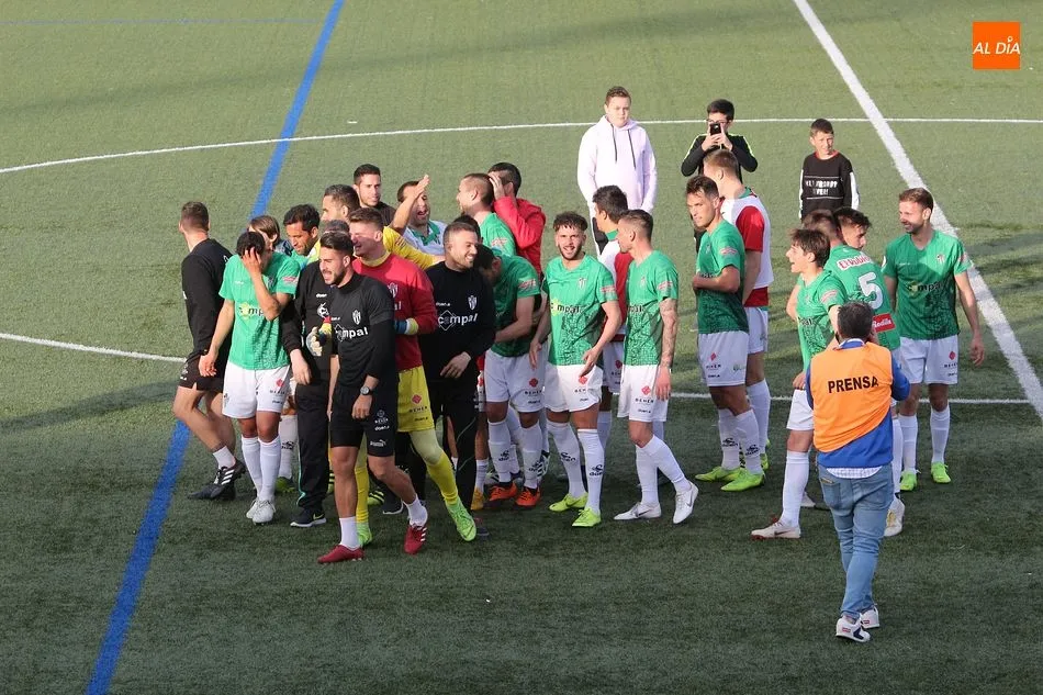 Foto 9 - &Eacute;pica remontada del Guijuelo ante el Real Madrid Castilla para poder so&ntilde;ar (2-1)