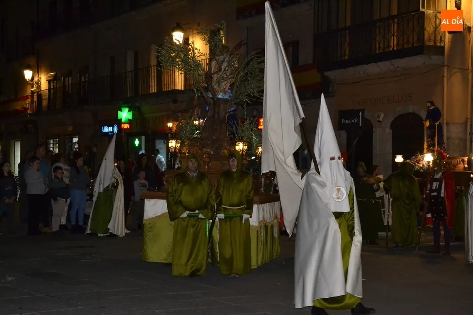 Foto 8 - Cofrades de la Oraci&oacute;n del Huerto de Salamanca toman parte en la procesi&oacute;n de Mir&oacute;briga  