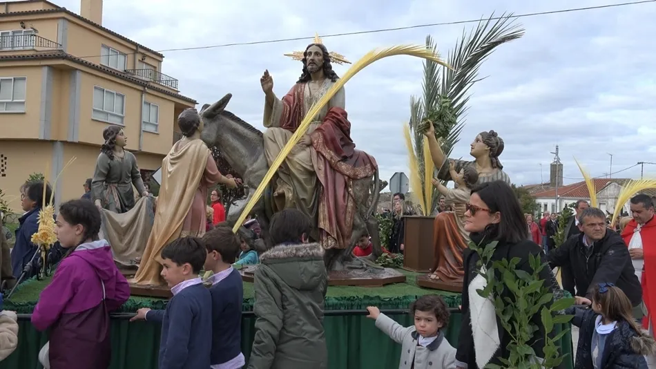 Foto 8 - Ledesma inicia el camino de la Pascua con La Borriquilla