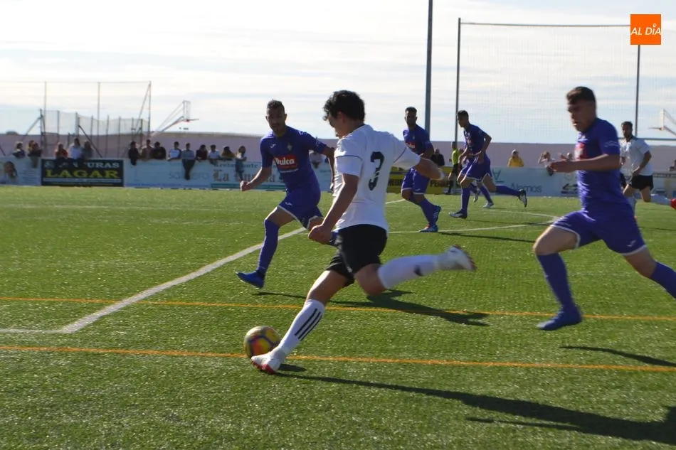 Foto 9 - El Pe&ntilde;aranda y el Salamanca UDS &lsquo;B&rsquo; empatan en un derbi con dos goles en el a&ntilde;adido (2-2)