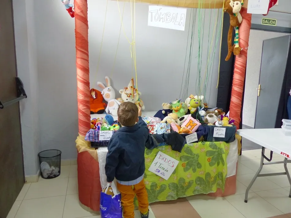 Foto 4 - Babilafuente colabora con la ONG Acci&oacute;n Verapaz en el tradicional mercadillo solidario