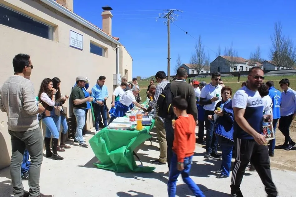 Foto 4 - Socios de Pasi&oacute;n Taurina visitan la ganader&iacute;a de Juan Luis Fraile y Mar&iacute;a Casc&oacute;n