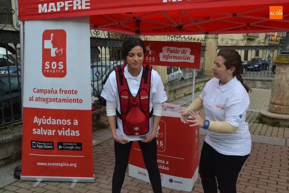 Foto 4 - Llega a Mir&oacute;briga la campa&ntilde;a &lsquo;SOS Respira&rsquo; para ense&ntilde;ar a actuar ante un atragantamiento  