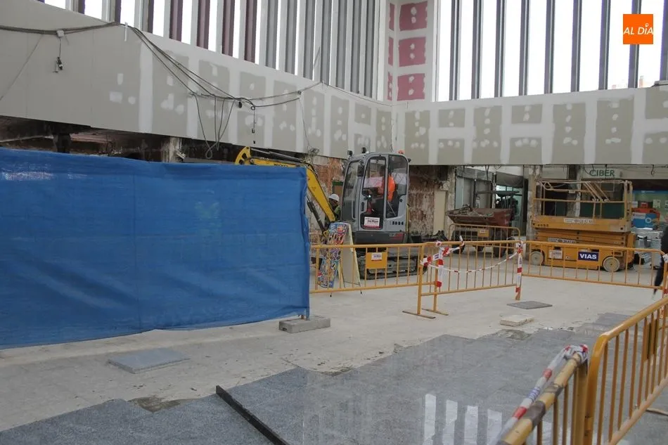 Foto 6 - La recta final de las obras de la estaci&oacute;n de autobuses recibe esta Semana Santa a los viajeros