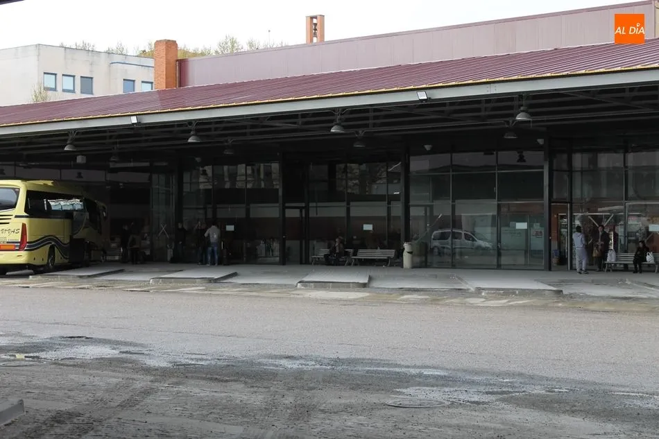 Foto 5 - La recta final de las obras de la estaci&oacute;n de autobuses recibe esta Semana Santa a los viajeros