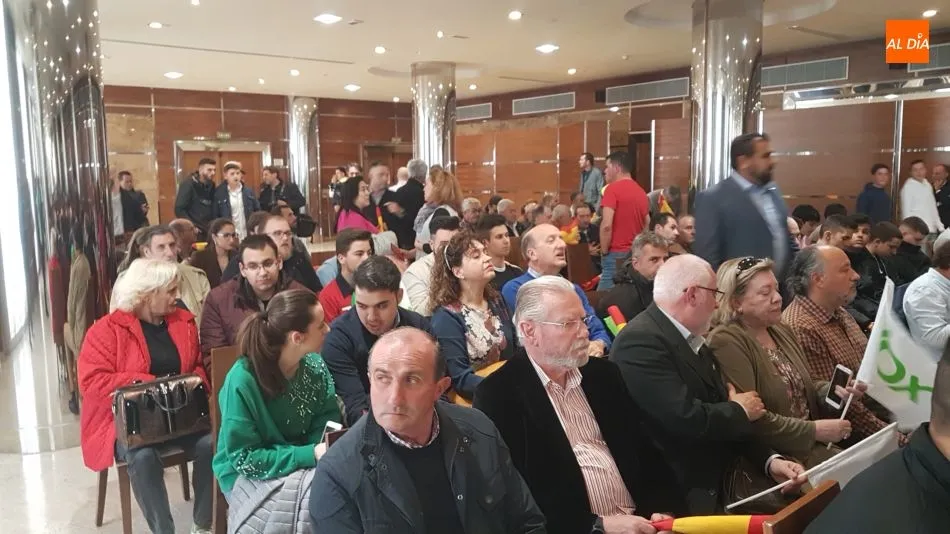 Foto 6 - V&iacute;ctor Gonz&aacute;lez se presenta en Salamanca con una f&eacute;rrea defensa de la familia y los valores...