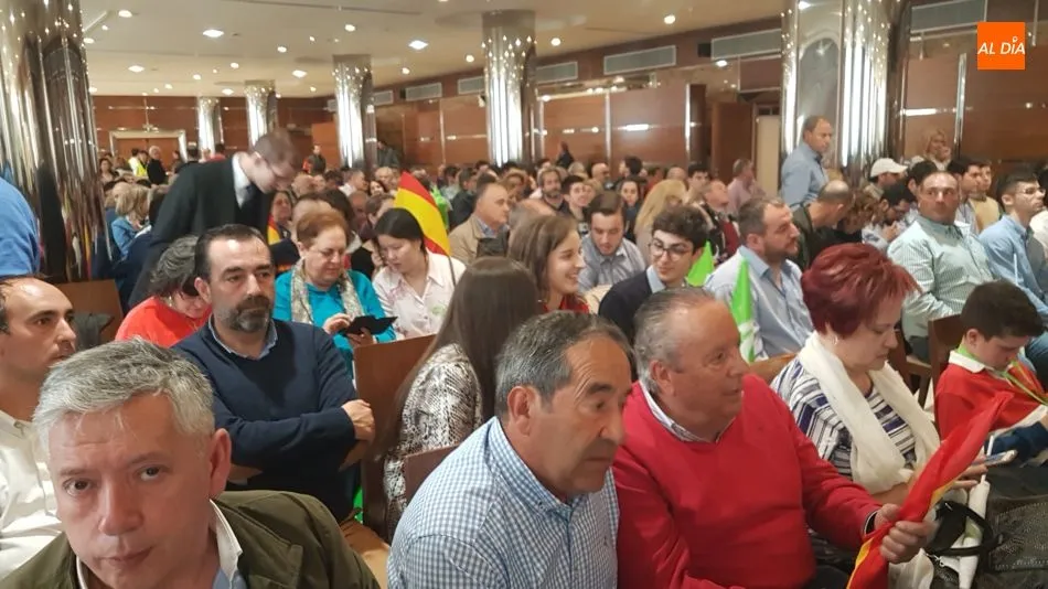 Foto 4 - V&iacute;ctor Gonz&aacute;lez se presenta en Salamanca con una f&eacute;rrea defensa de la familia y los valores...