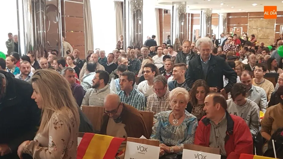 Foto 3 - V&iacute;ctor Gonz&aacute;lez se presenta en Salamanca con una f&eacute;rrea defensa de la familia y los valores...