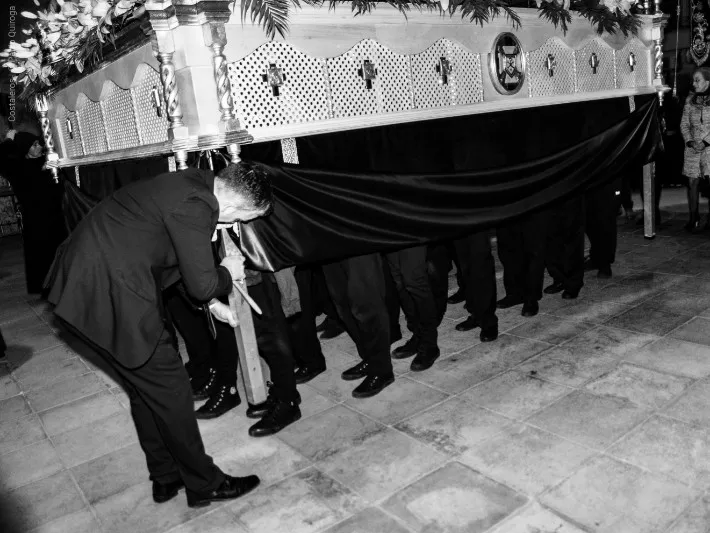 Foto 3 - Costaleros, hermanos de carga: portadores de plegarias y fe