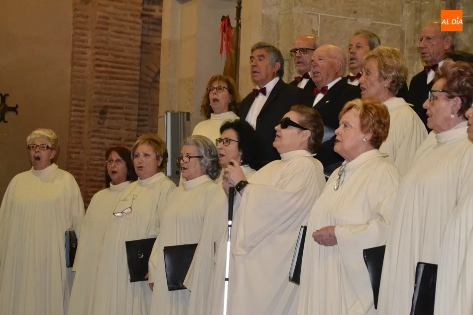 Foto 6 - La Coral D&aacute;maso Ledesma hace un repaso a la Semana Santa a trav&eacute;s de la m&uacute;sica  
