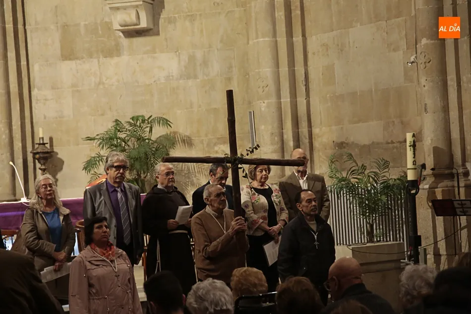 Foto 6 - Recordando las Siete Palabras con la Hermandad del Cristo del Amor y de la Paz