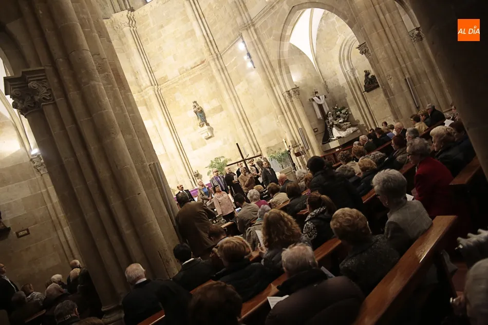 Foto 5 - Recordando las Siete Palabras con la Hermandad del Cristo del Amor y de la Paz